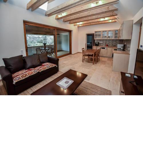Bodrog33 Riverhouse