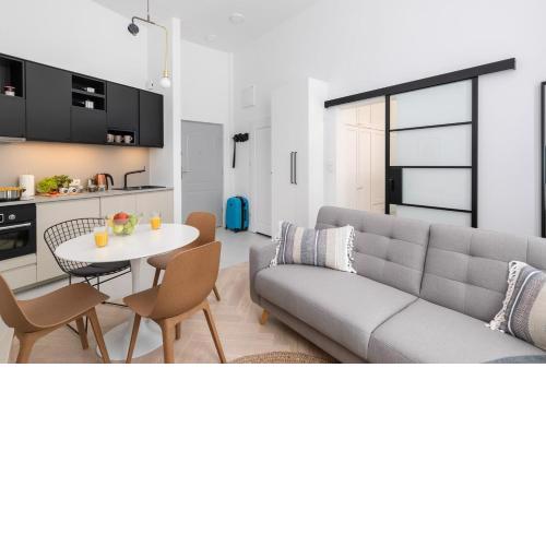 Boduena 4 - Elegant Apartment by Noclegi Renters