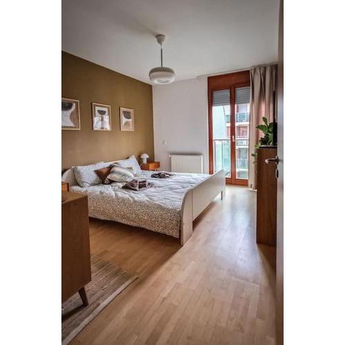 Boho Stylish AP - Private Garage