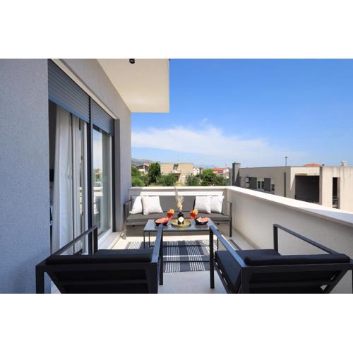 Bonaca apartments with terrace, barbecue and private parking