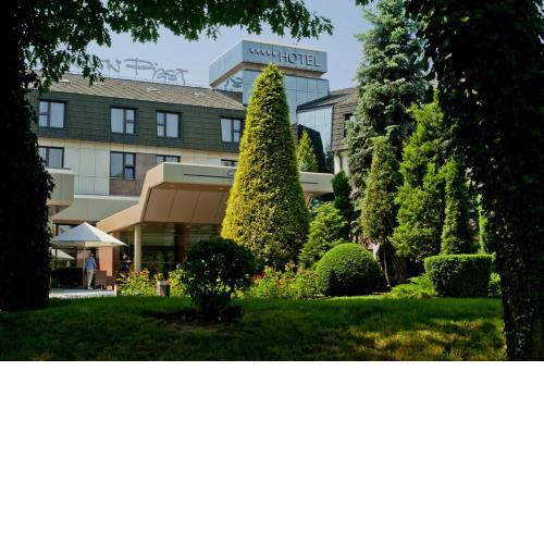 Booking Hotel Crown Piast & Spa