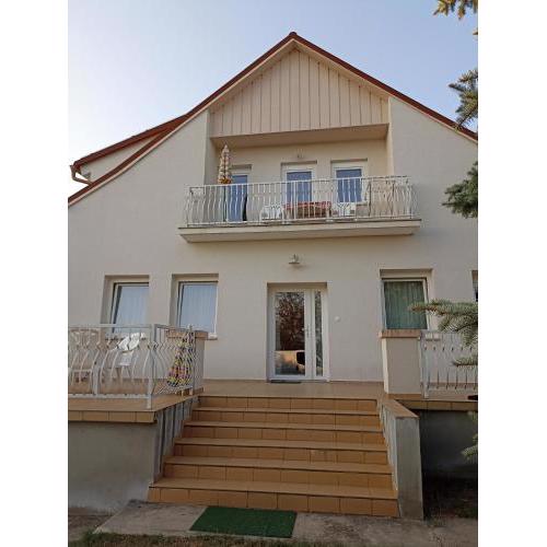 Bor Apartmanház