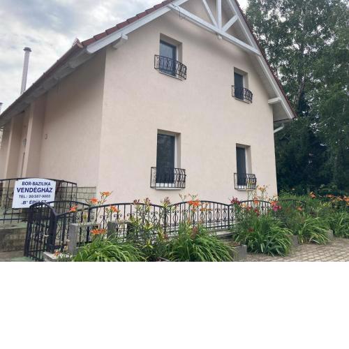 Bor-Bazilika-Vendégház