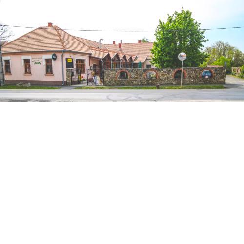 Borostyánkert Étterem & Vendégház