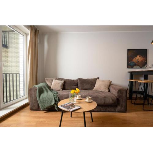 Botanica Deluxe Apartment with Balcony & AC - ProperUNIT