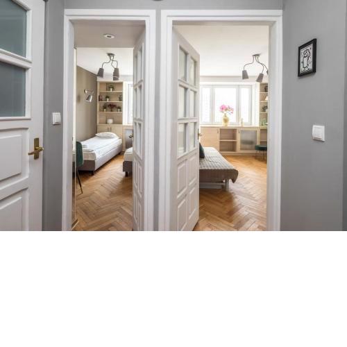 Boutique Apartment Emilii Plater 55 Two Rooms Apartment Balcony