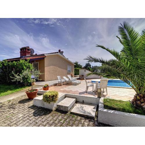 Boutique Apartment with Pool in Medulin