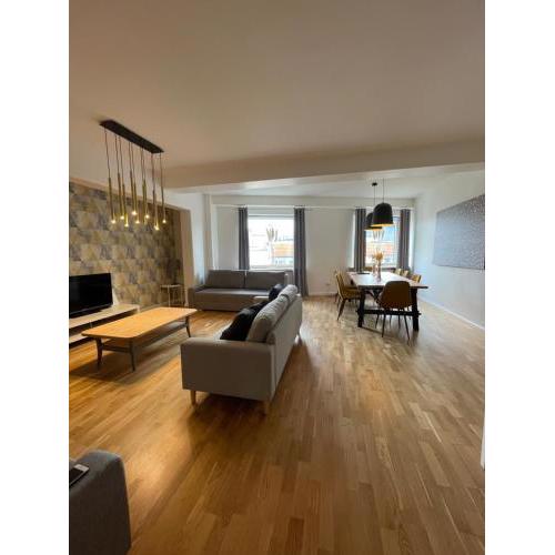 Boutique Apartments - Old Town 120m2 - Private Underground Parking -