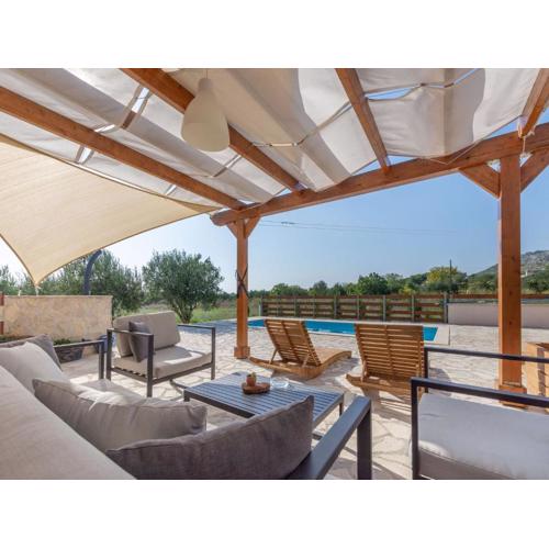 Boutique Holiday Home in Donje Polje with Pool