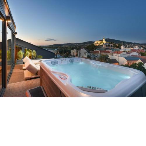 BOUTIQUE HOTEL11 with rooftop SPA
