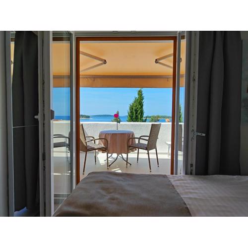Božica -great location by the sea