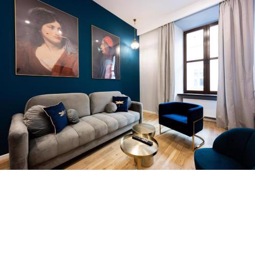 Bracka Main Square Apartments