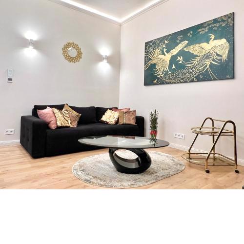 Brand new Parliament Designer SmartHome for 4 ppl