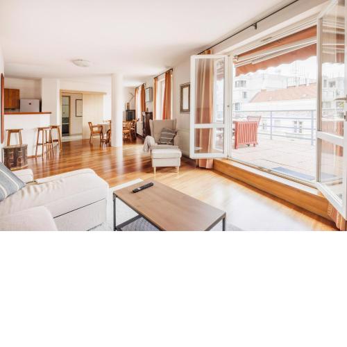 Bright and Spacious Penthouse w/ Terrace & Parking