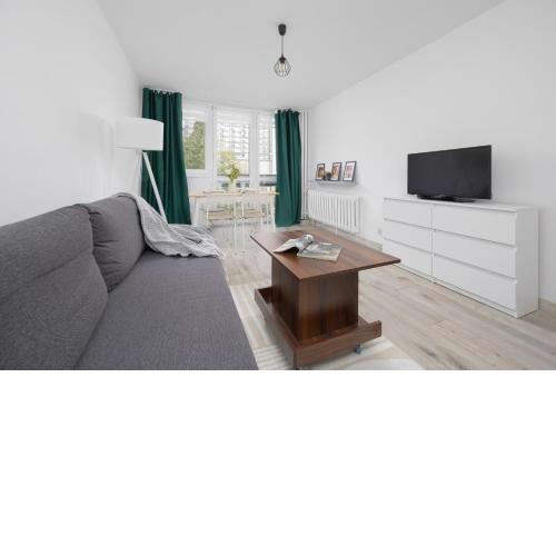 Bright Apartament Warsaw Wola Ideal for Remote Work by Noclegi Renters