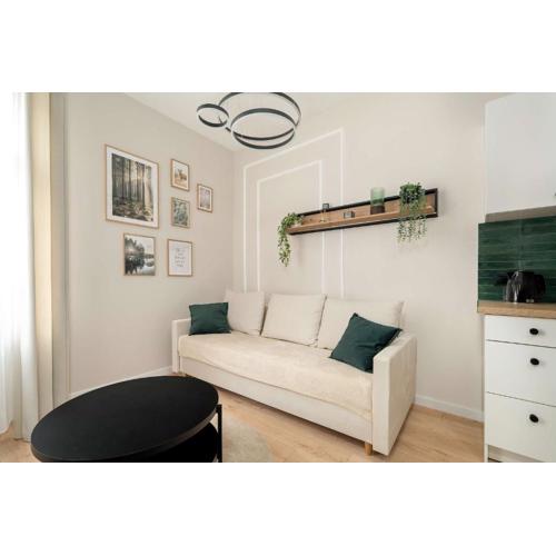 Bright Apartment close to the Old Market Square in Poznań by Noclegi Renters