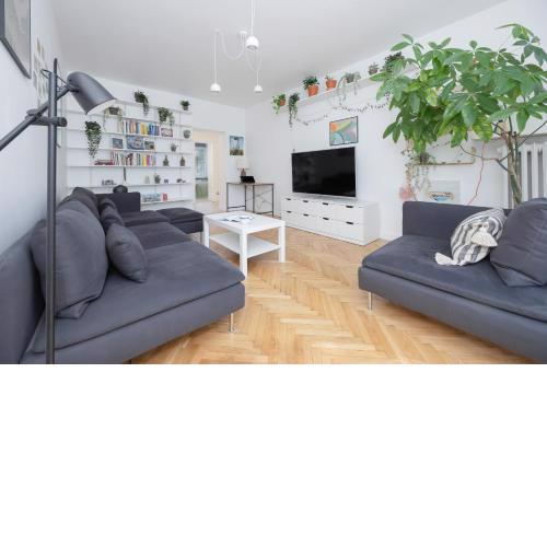 Bright Apartment in Saska Kępa near PGE Narodowy by Noclegi Renters
