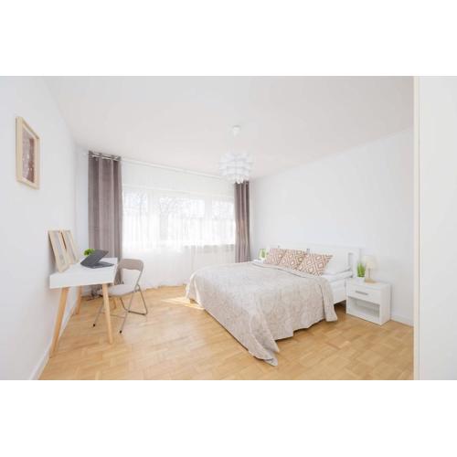 Bright Apartment in Warsaw\