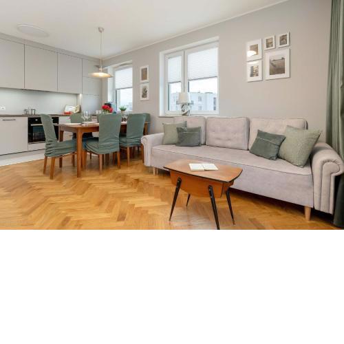 Bright Apartment Kazimierza Wielkiego Perfect for Remote Work by Noclegi Renters