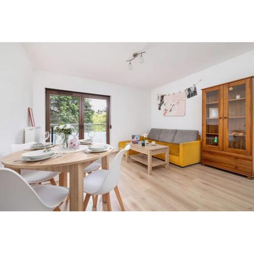 Bright Apartment Podgórze Cracow by Noclegi Renters