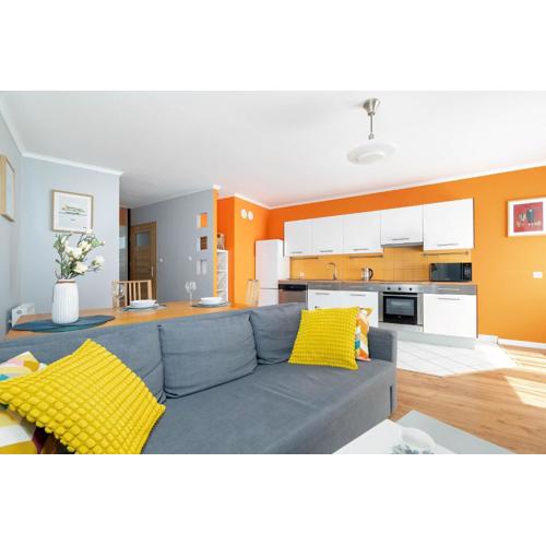 Bright Apartment Robocza in Wilda with Parking by Noclegi Renters