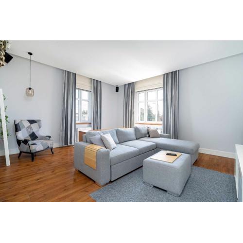 Bright Apartment Słupecka with Parking in Poznań by Noclegi Renters