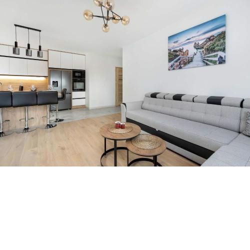 Bright Apartment Starowiejska with Parking by Noclegi Renters
