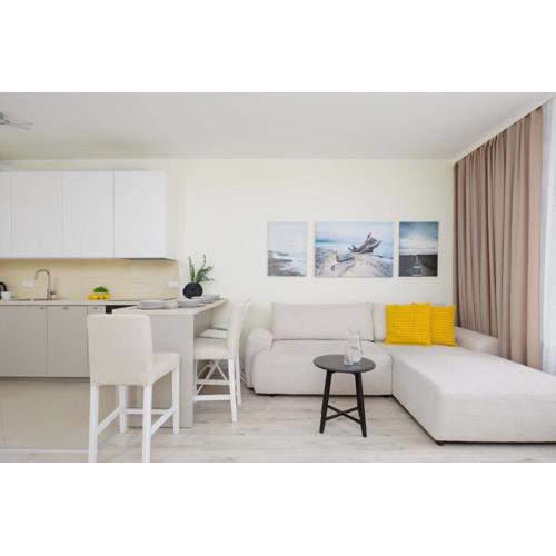 Bright Apartment with Parking In the Center of Warsaw by Noclegi Renters