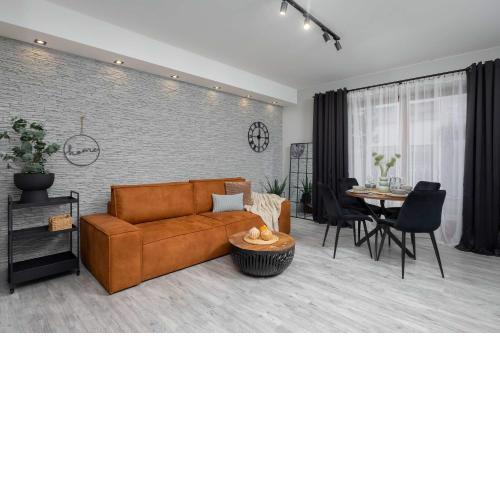 Bright Apartment with Terrace & Parking near Metro Kondratowicza by Noclegi Renters
