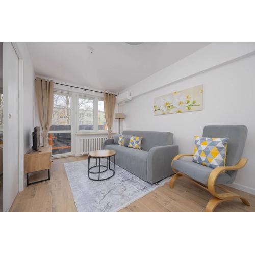 Bright Apartments Close to City Centre by Noclegi Renters