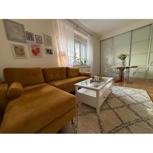 Bright Artist Residence