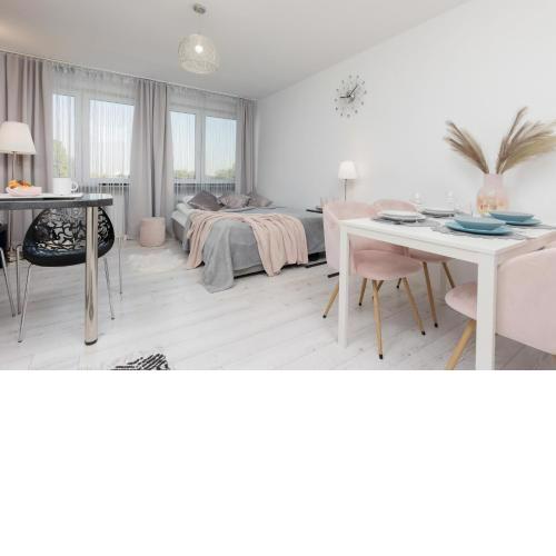 Bright & Cozy Studio near Metro Marymont by Noclegi Renters