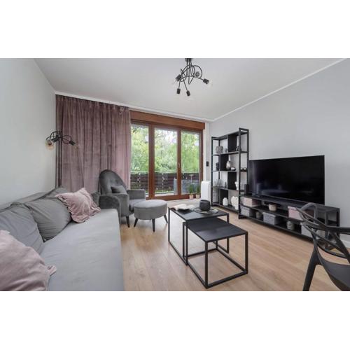 Bright & Elegant Apartment with a Spacious Terrace in Wrocław by Renters Prestige