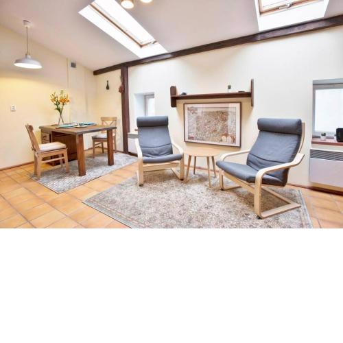 Bright loft in amazing location
