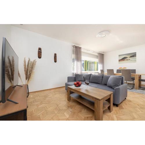 Bright & Spacious Family Apartment in Międzyzdroje with Parking and 3 Balconies by Noclegi Renters