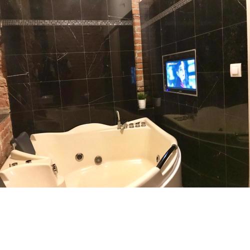 Brno center whirlpool apartment