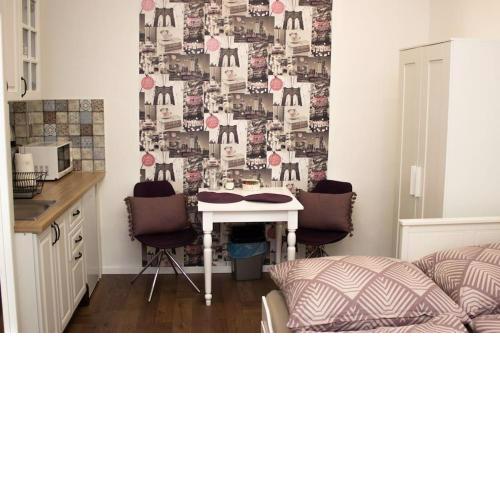 Broadway Apartments B1