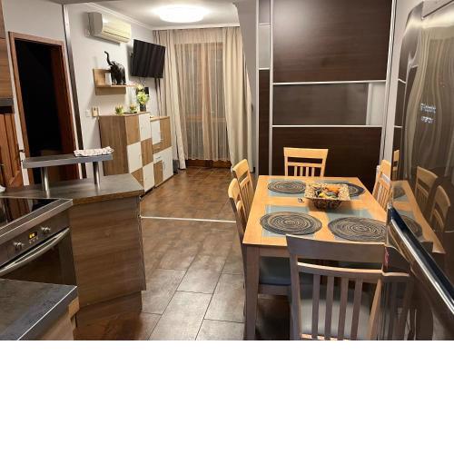 Brookforest Family Apartman