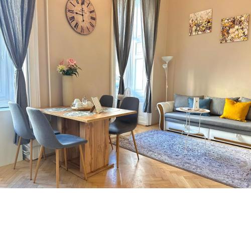 Budapest Palace Apartment - Palace District - Downtown