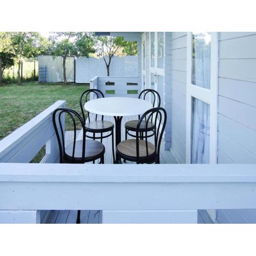 Bungalow with Terrace and Scenic Grounds, cleaning included