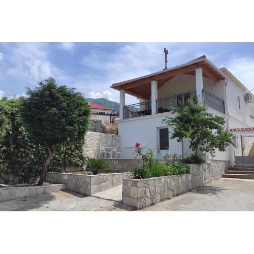 Bungevilia Apartment