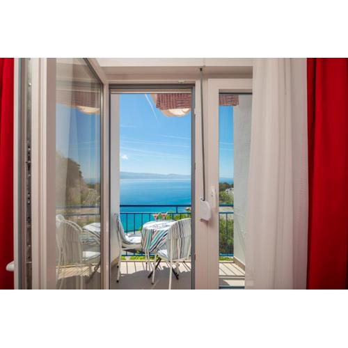 Caleta Seaview Suites - Pool & Jacuzzi