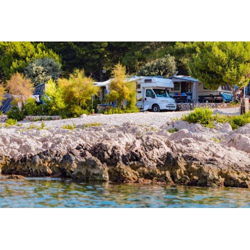 CAMP ADRIATIC PITCHES -Primošten