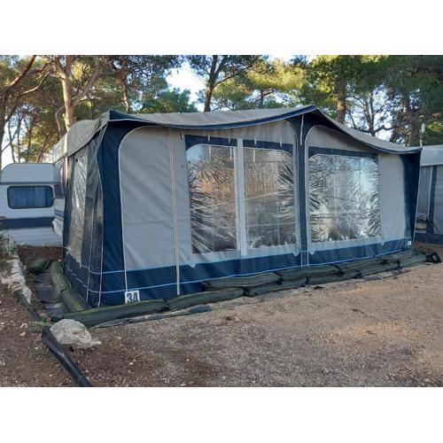 Caravan near the sea 6