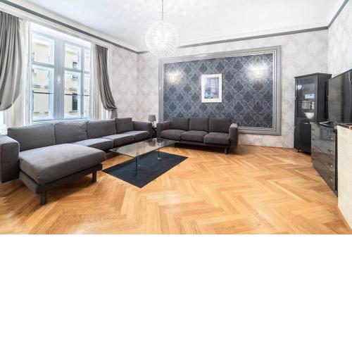 Carlton Suites