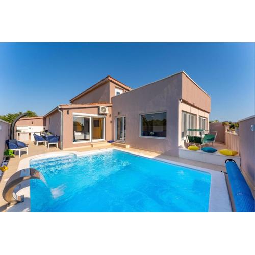 CASA CRYSTAL ISTRIA, villa with private pool, near the beach, with the sea view!