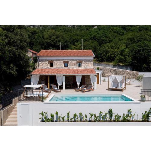 Casa Di Nika private heated pool and jacu - Happy Rentals