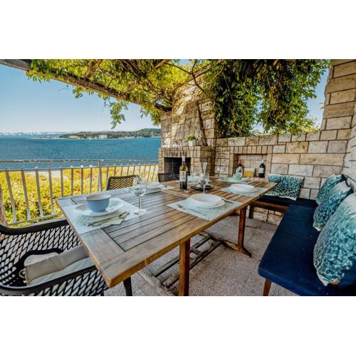 Casa Monterosso - great sea view, free parking, large terrace, near the sea