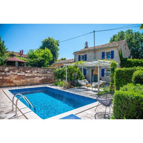 Casa Oliva by Kompas Villas