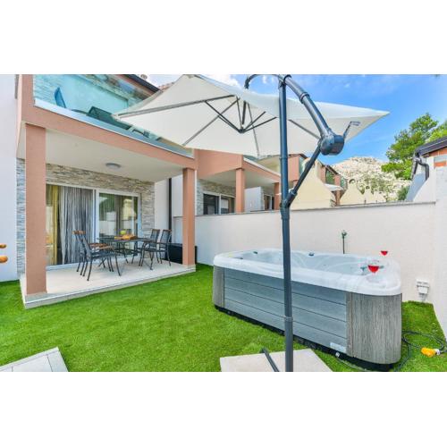 Cascada villas with private jacuzzi and private parking